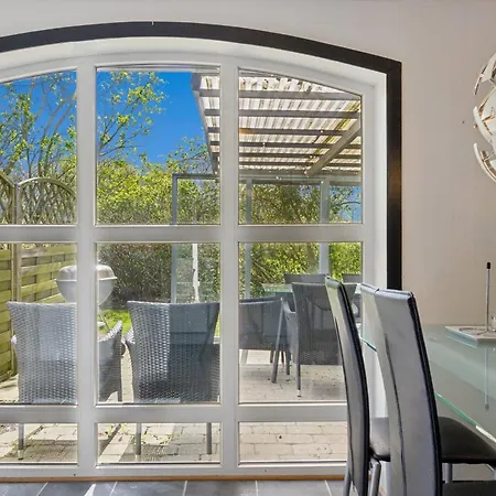 Spacious Near Limfjord And Nature *